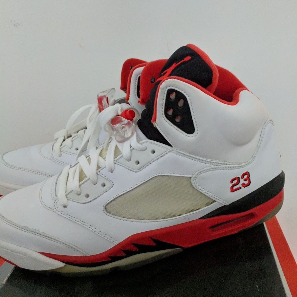 Fire Red Jordan V 5